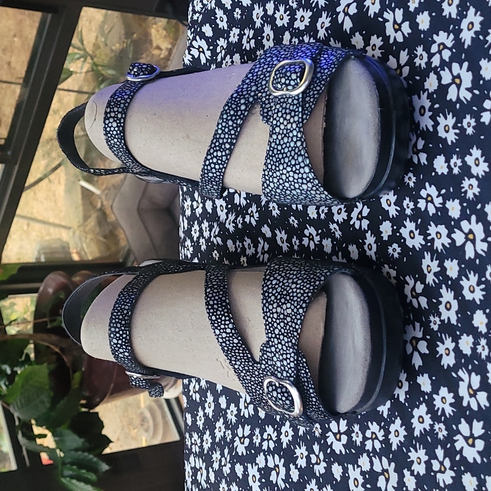 Dansko sandals size 42